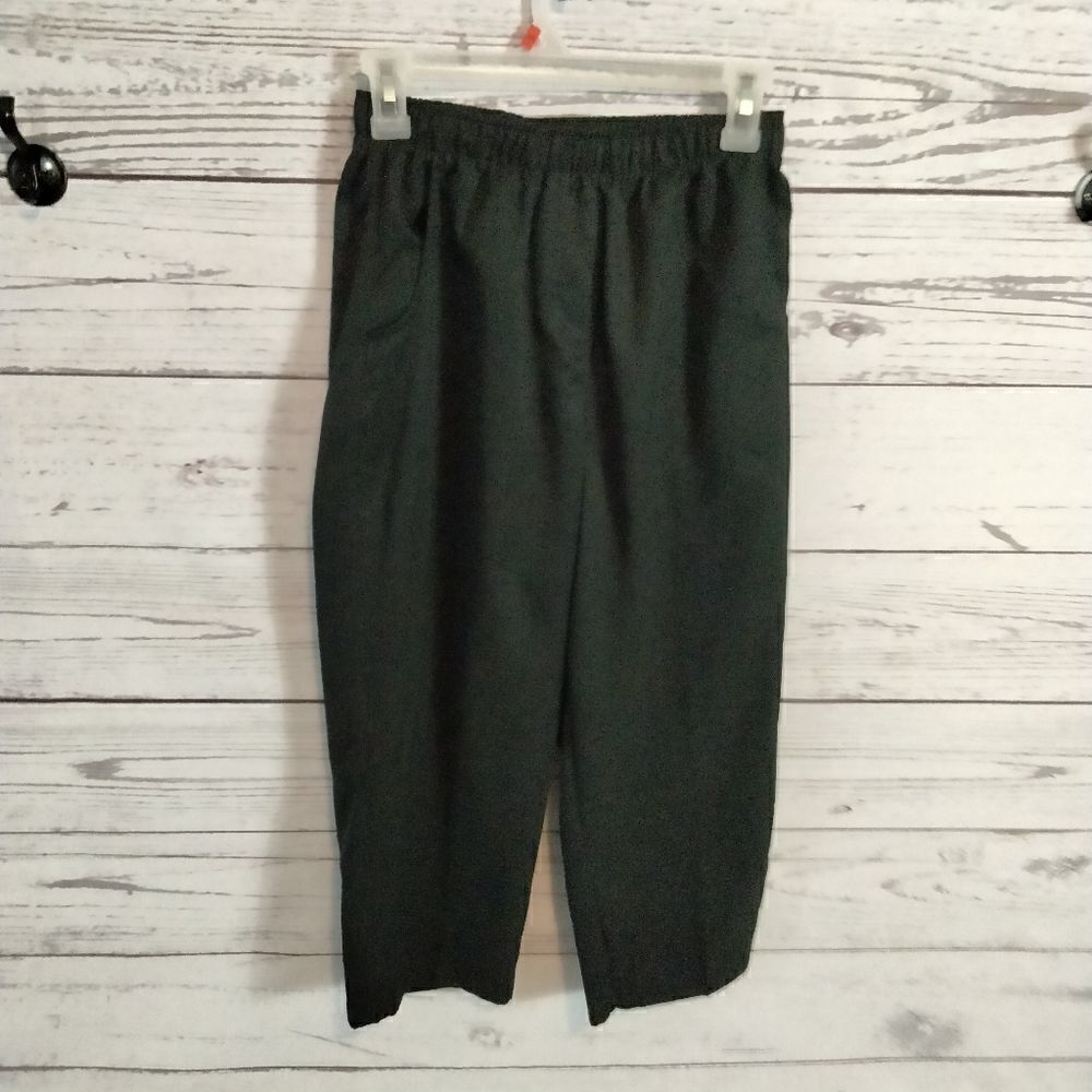 NWT: "Rebecca Malone" woman's cropped pants